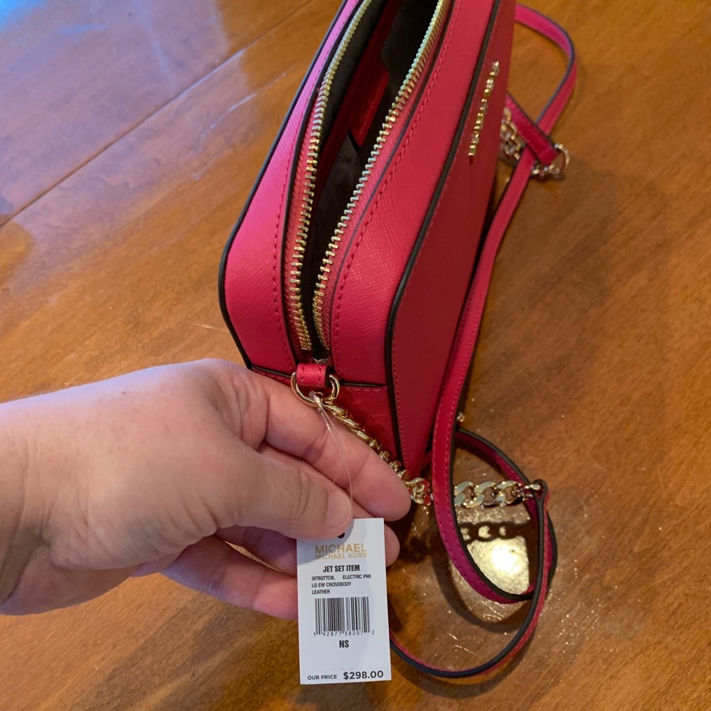 Michael Kors jet setter crossbody